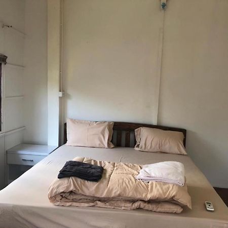 Hostel Nearthepark Backpack House Chiang Mai Zewnętrze zdjęcie