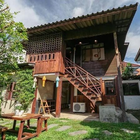 Hostel Nearthepark Backpack House Chiang Mai Zewnętrze zdjęcie