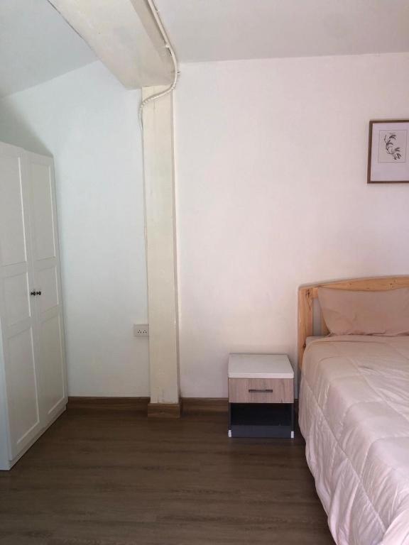 Hostel Nearthepark Backpack House Chiang Mai Zewnętrze zdjęcie