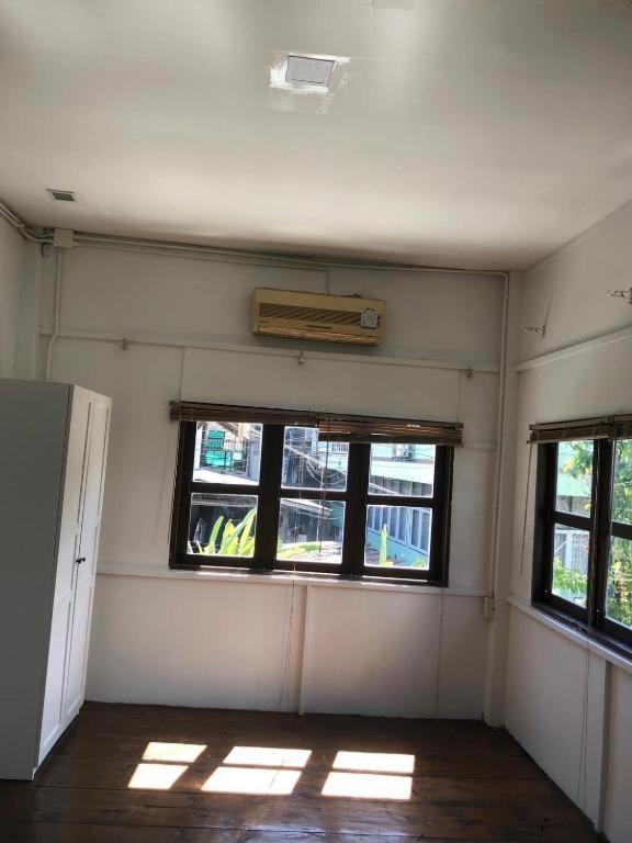 Hostel Nearthepark Backpack House Chiang Mai Zewnętrze zdjęcie