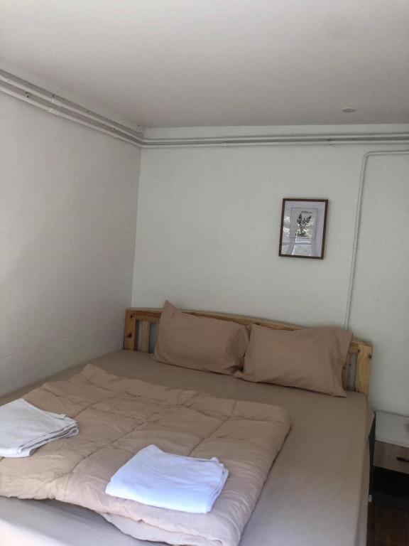 Hostel Nearthepark Backpack House Chiang Mai Zewnętrze zdjęcie